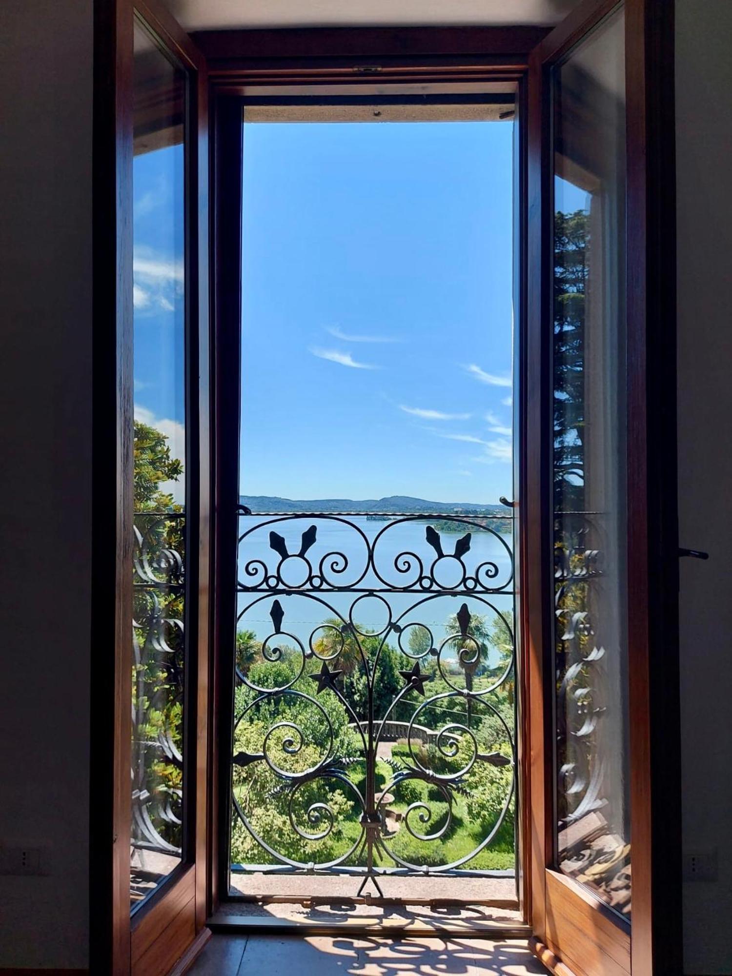 Terrazza Mirabella Apartment Gavirate Luaran gambar